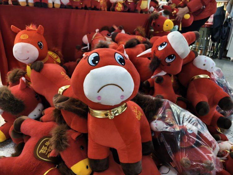  新春走基层丨浙江义乌马文创出海，让世界感受中国年 