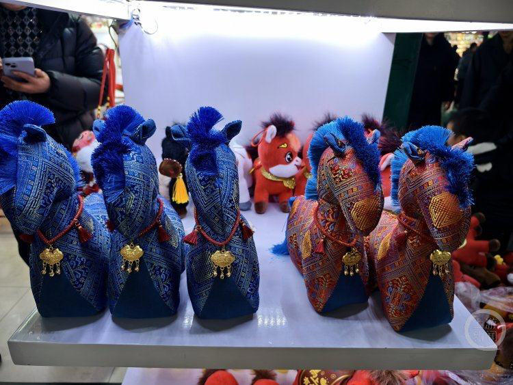 新春走基层丨浙江义乌马文创出海，让世界感受中国年